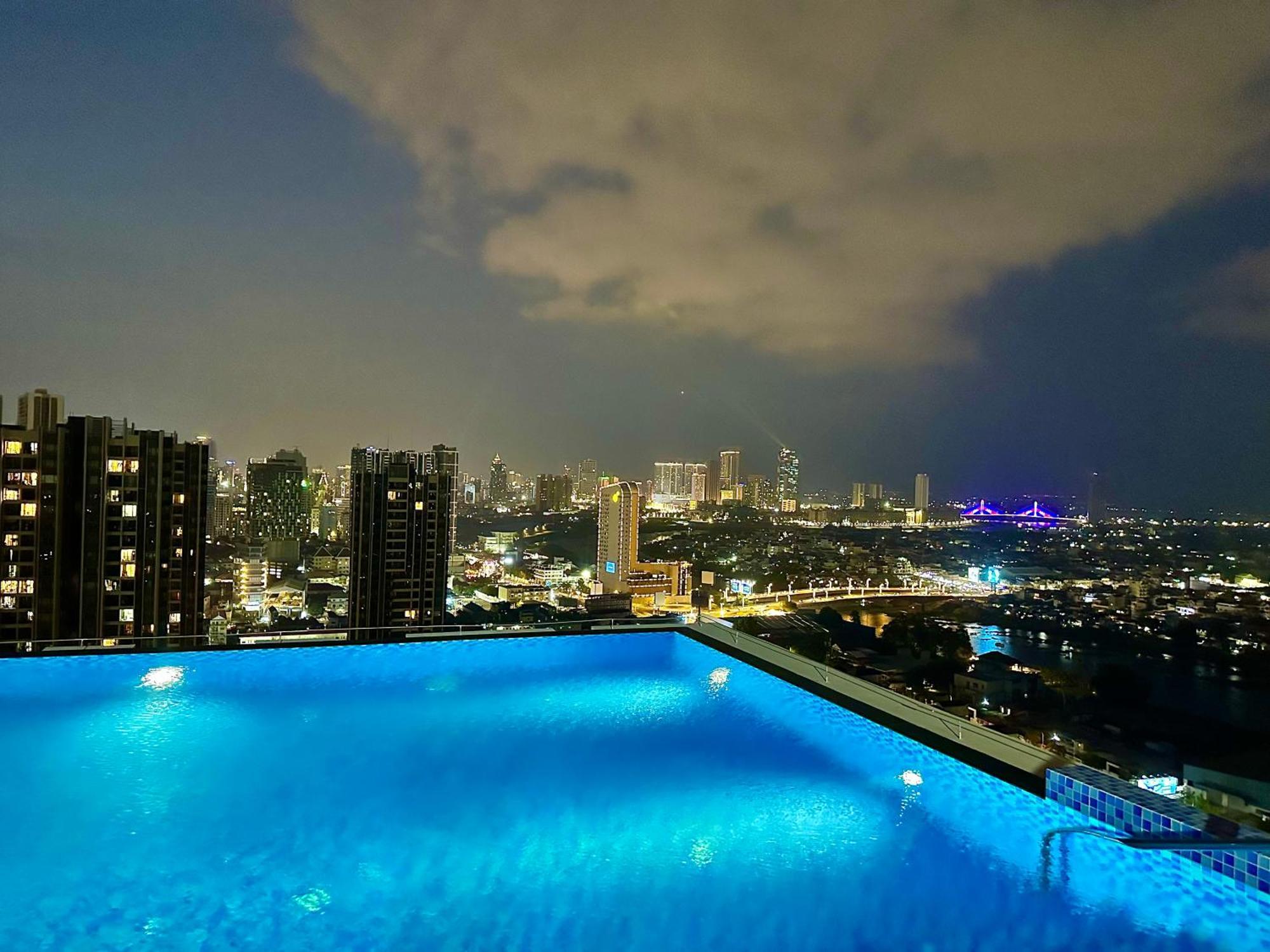 R Residences *