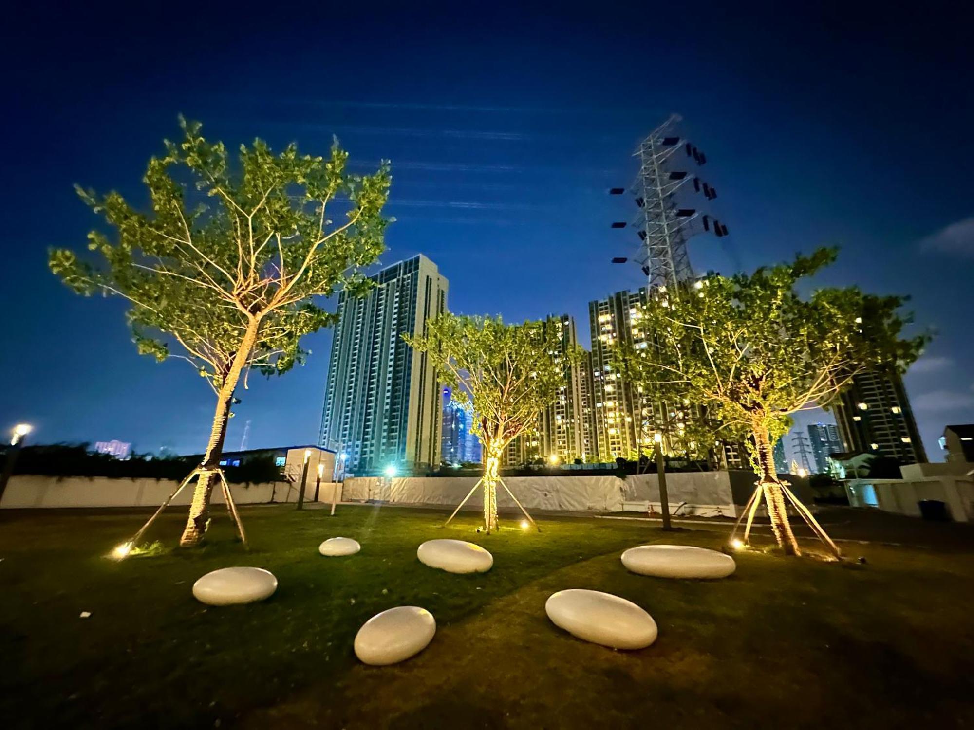 R Residences 公寓