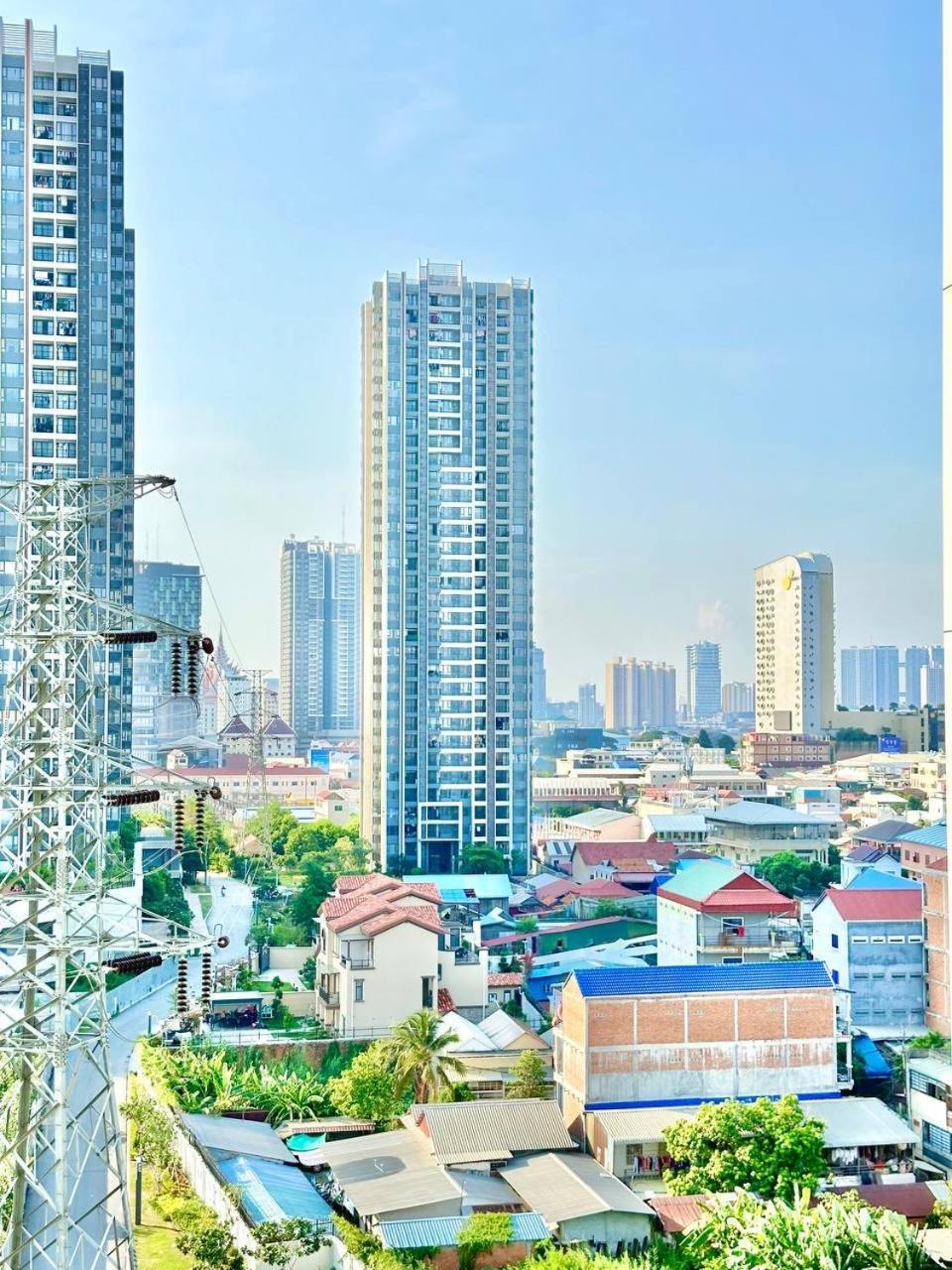 R Residences Apartment *