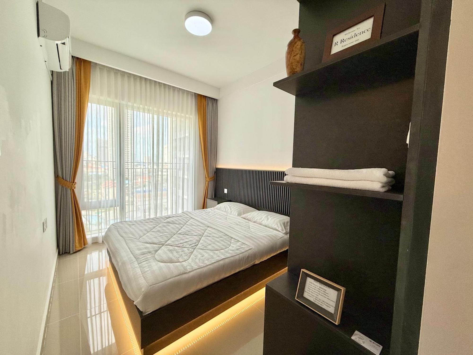 R Residences Apartment *